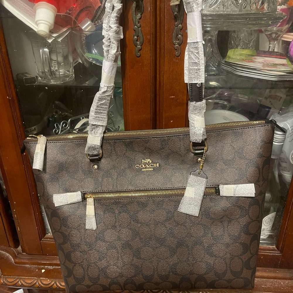 Coach Signature Gallery Tote, Brown/Black. Original Price $350. Brand New